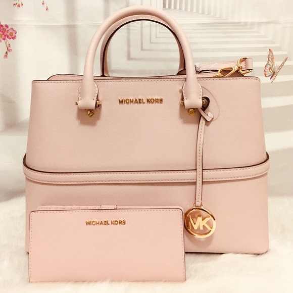 Michael Kors Handbags - NWT Michael Kors Savannah Satchel Bag with wallet
